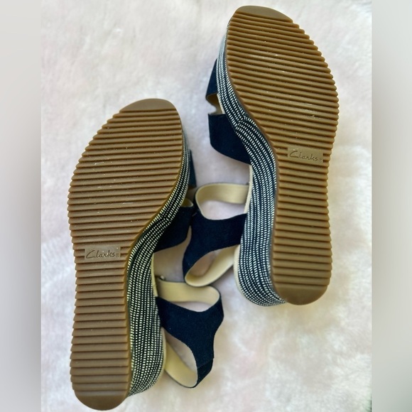Clarks Akilah Eden Navy Blue Size 8.5 Wedge Shoes Striped Suede Sandals NEW - Picture 11 of 13